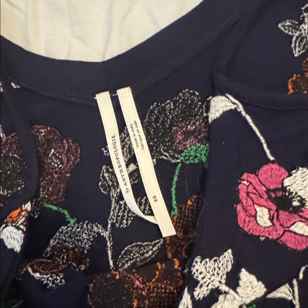 By Anthropologie Navy Embroidered Floral Cami – XS - Picture 2 of 3